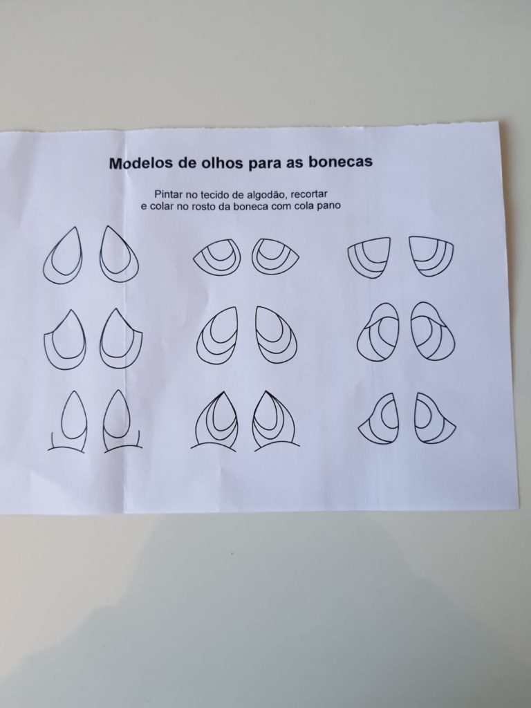 Desenhos de Natal para pintar e imprimir  Desenho de natal, Projetos de  costura de natal, Modelos de natal